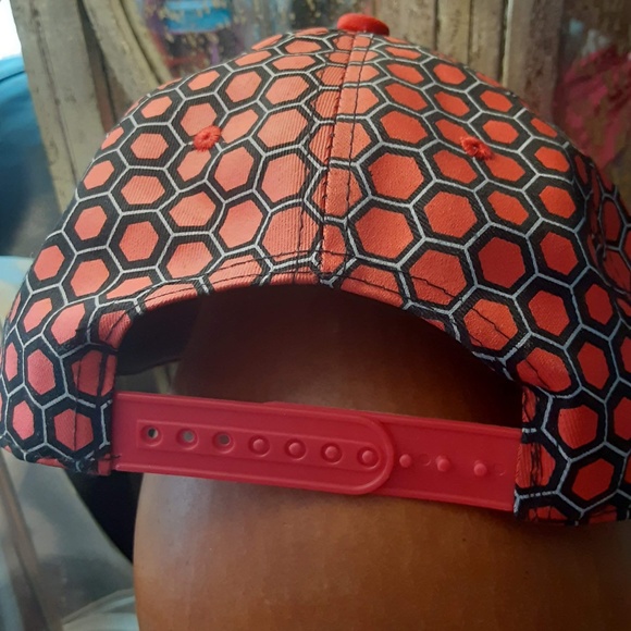 TEXAS HAT - PREMIUM TEXAS RED WITH BLACK HAT - Picture 7 of 7